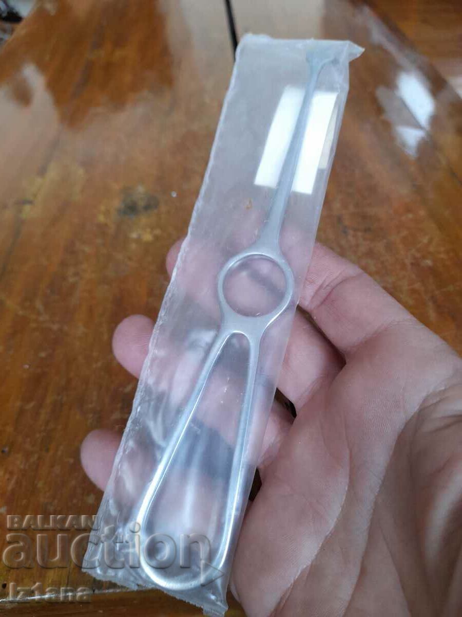 Auction Old surgical instrument Auction Old surgical instrument