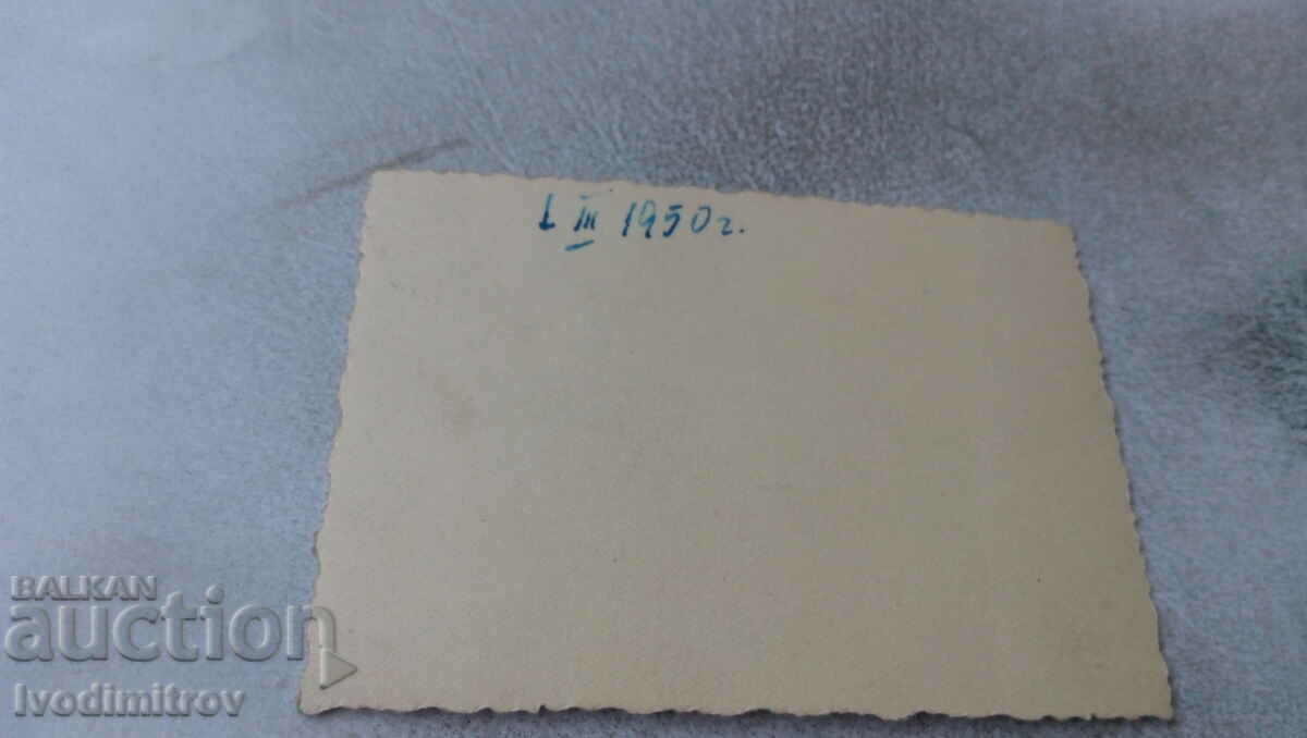 Photo Young women in the park 1950 with price 0.75 BGN | € 0.38 Photo Young women in the park 1950 with price 0.75 BGN | € 0.38