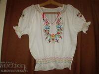 Retro hand-embroidered women's blouse multi-colored embroidered