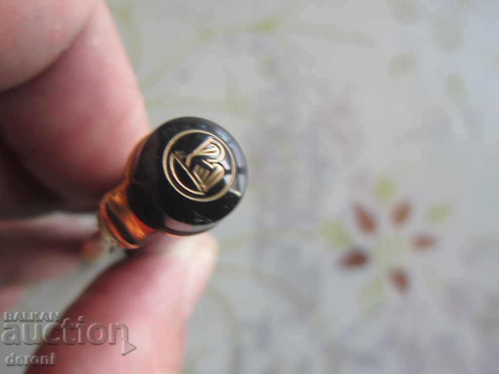 Unique Pelikan pen with price 190.00 BGN | € 97.15 Unique Pelikan pen with price 190.00 BGN | € 97.15