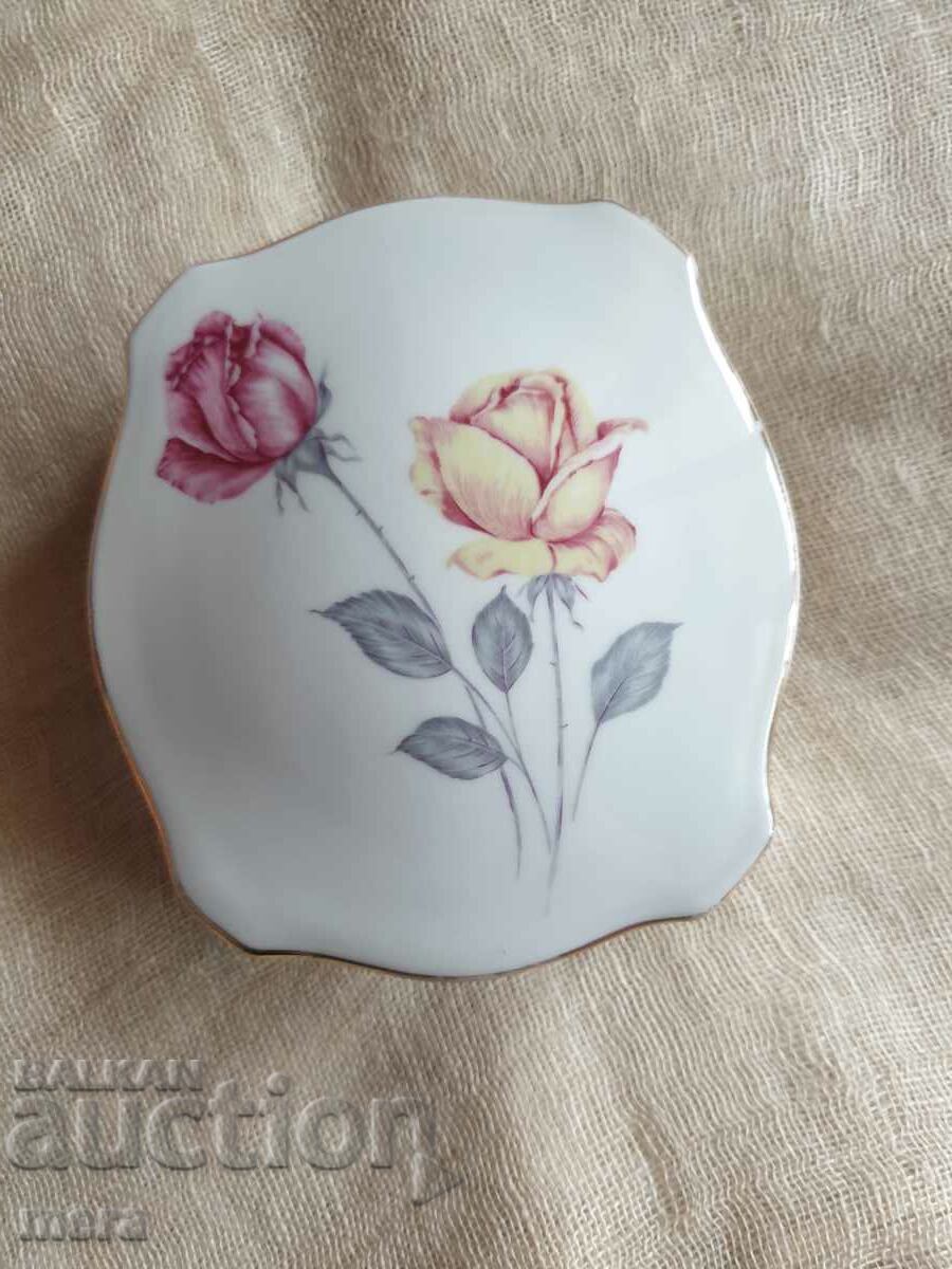 Porcelain jeweler with price 35.00 BGN | € 17.90 Porcelain jeweler with price 35.00 BGN | € 17.90