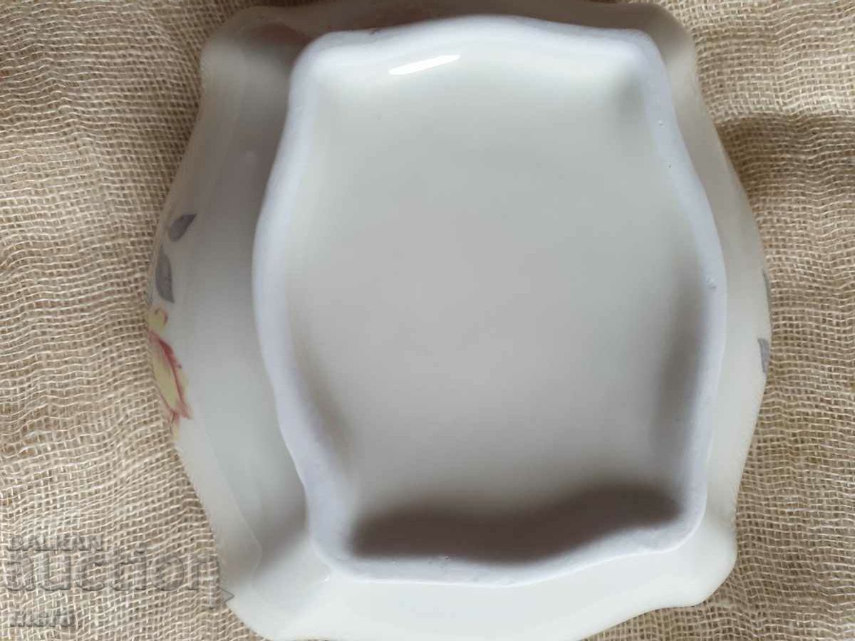 Auction Porcelain jeweler Auction Porcelain jeweler