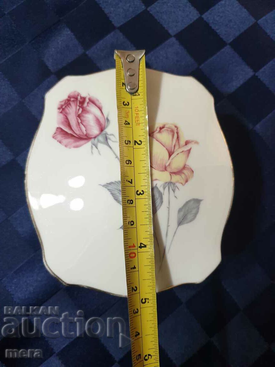 Delivery of Porcelain jeweler Delivery of Porcelain jeweler