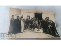 Foto înmormântare cu trei duhovnici