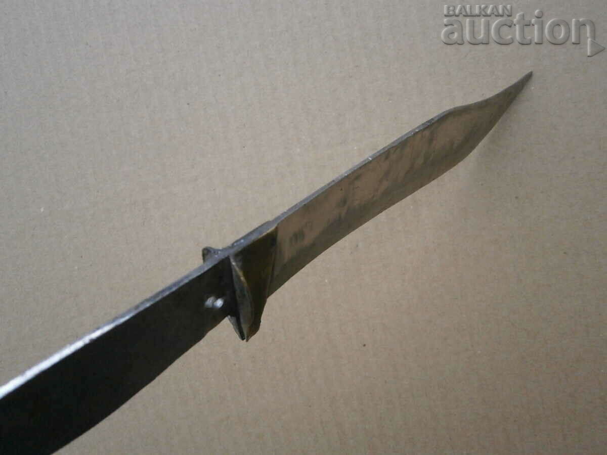 Delivery of old engraved hunting knife