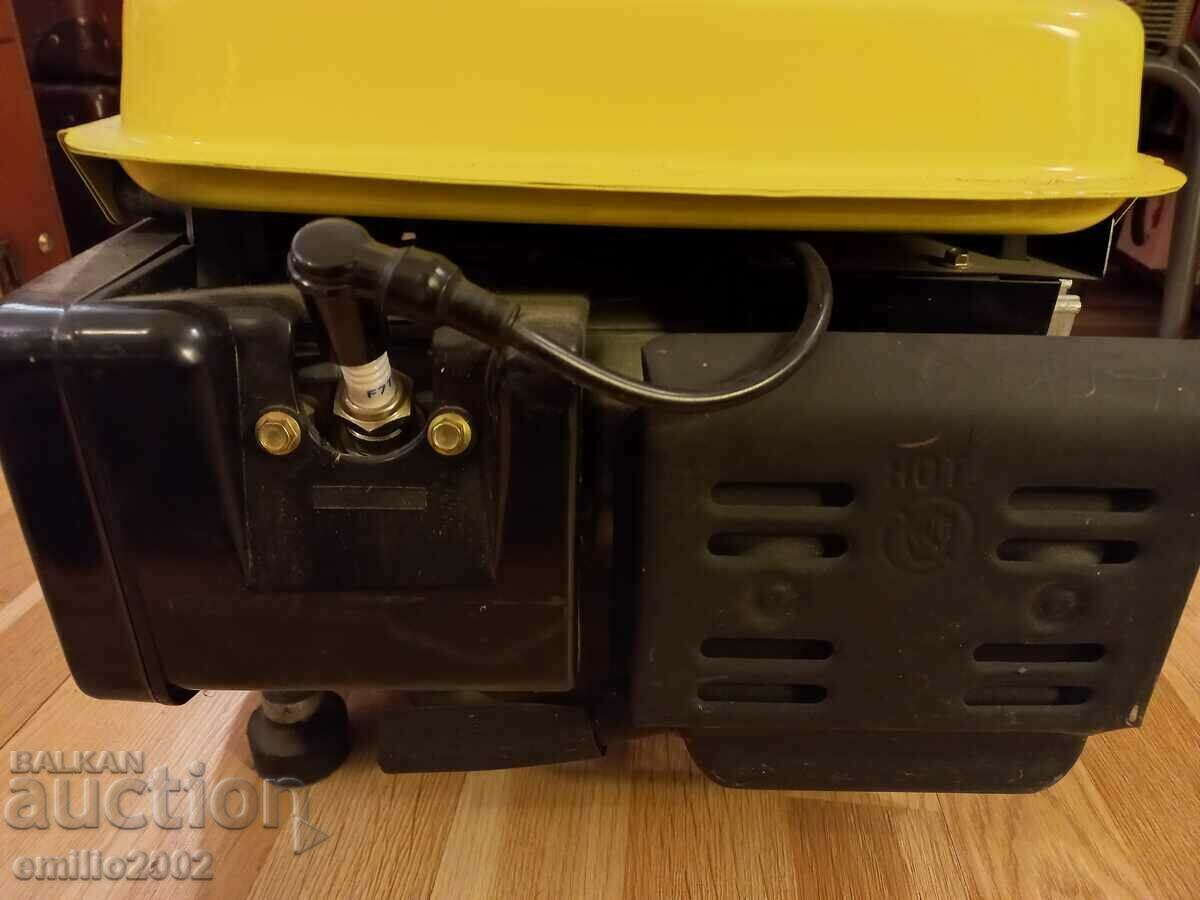 Portable gasoline generator - 5 Portable gasoline generator - 5