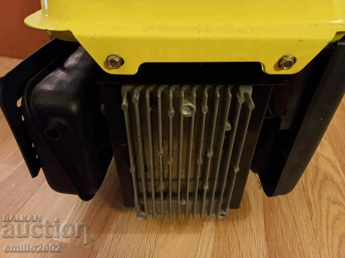 Portable gasoline generator - 6 Portable gasoline generator - 6