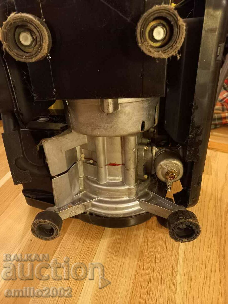 Portable gasoline generator - 7 Portable gasoline generator - 7