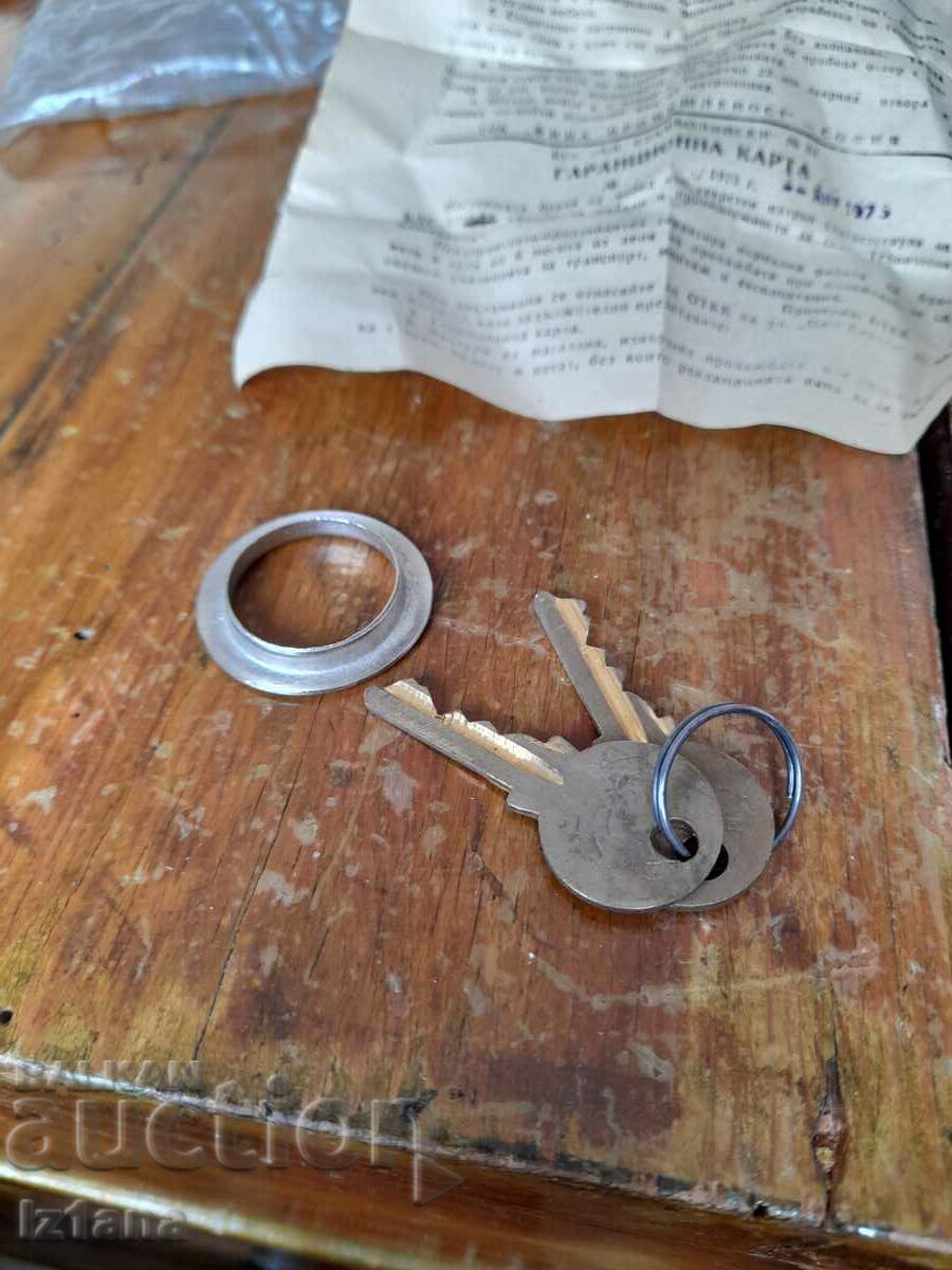 Delivery of Old lock, lock Delivery of Old lock, lock