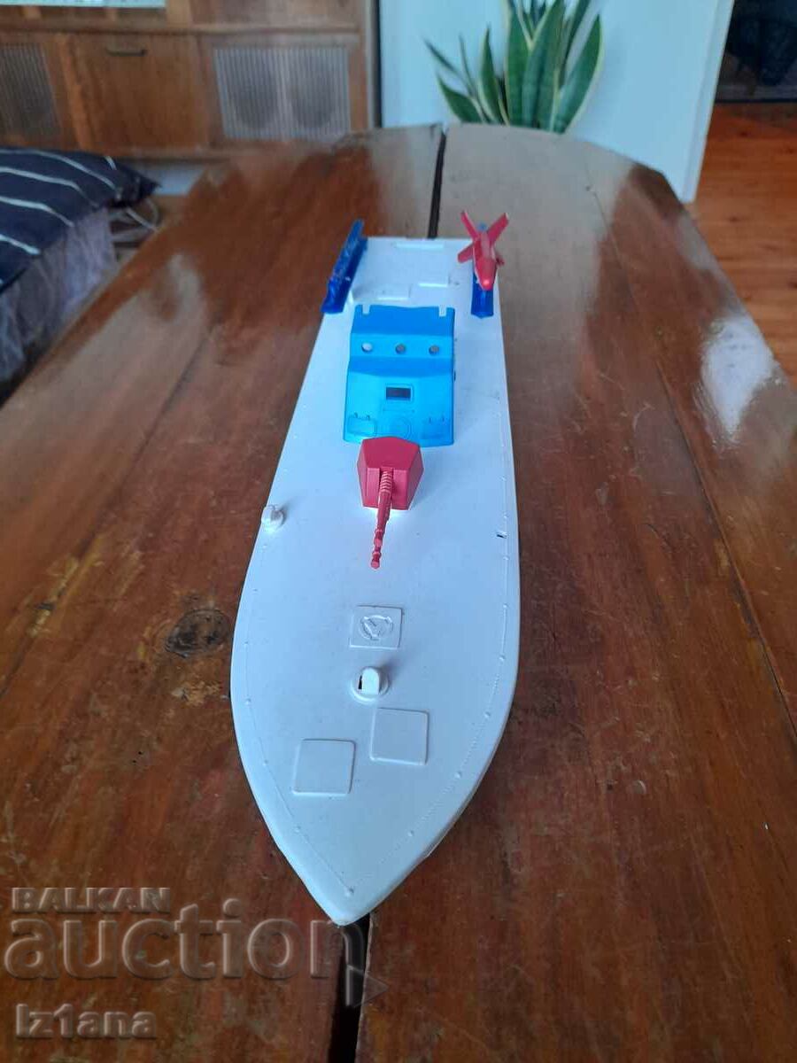 An old toy boat, a boat with price 50.00 BGN | € 25.56 An old toy boat, a boat with price 50.00 BGN | € 25.56
