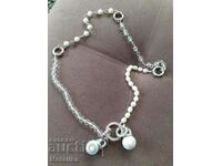 Necklace with real pearls