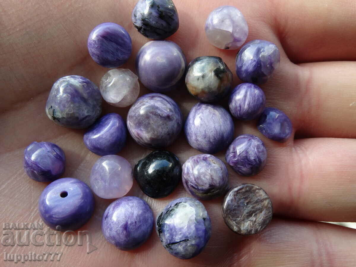 Delivery of 18.60 grams of charoite 22 pieces round cabochon