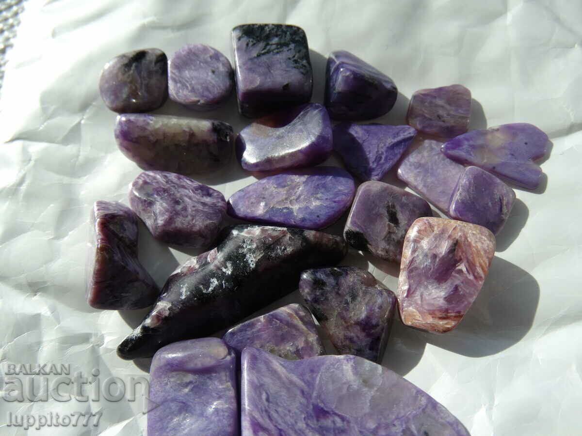 Auction 26.32 grams of charoite 20 pieces cabochon Auction 26.32 grams of charoite 20 pieces cabochon