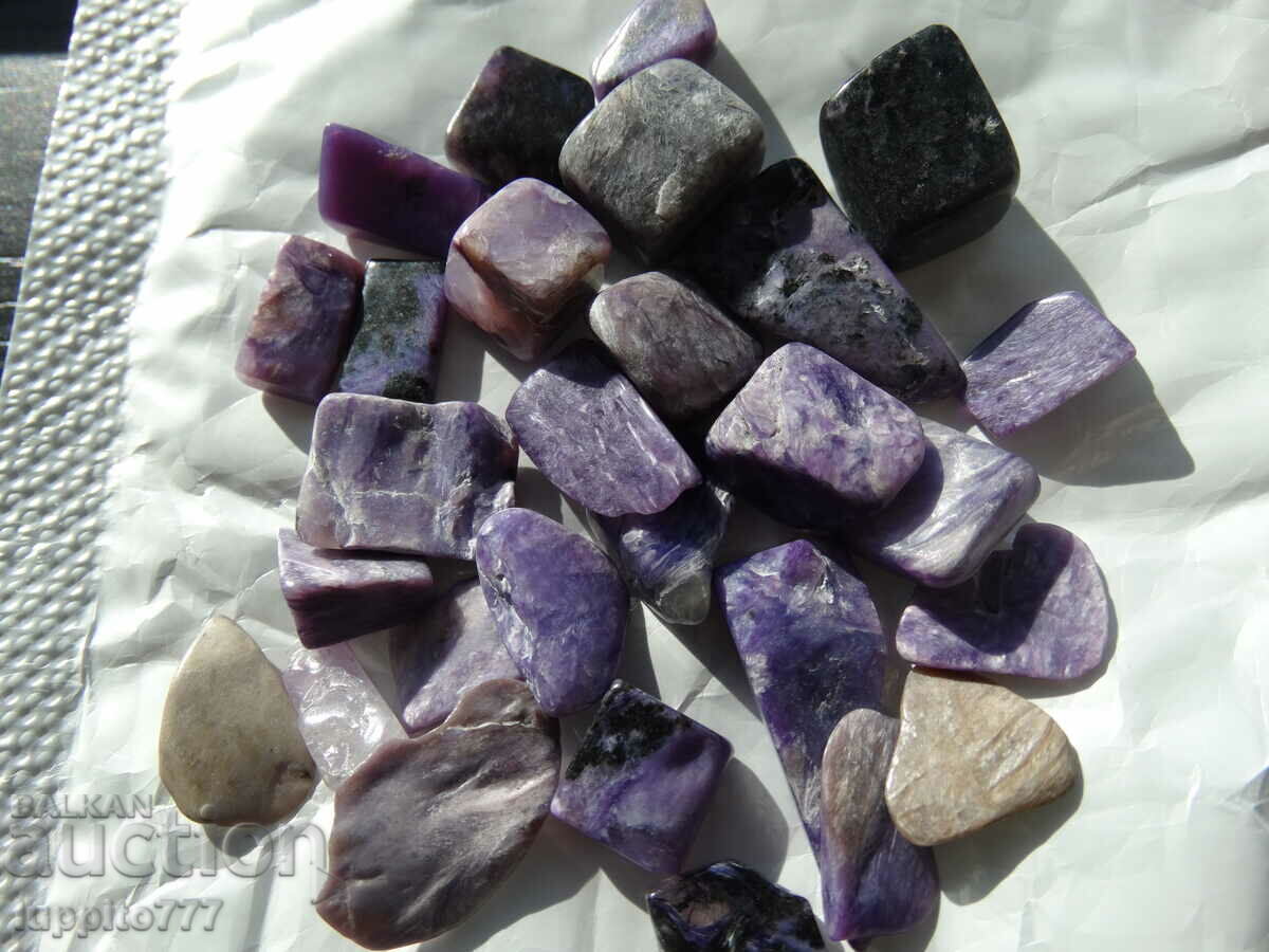 Delivery of 36.40 grams of charoite 27 pieces cabochon