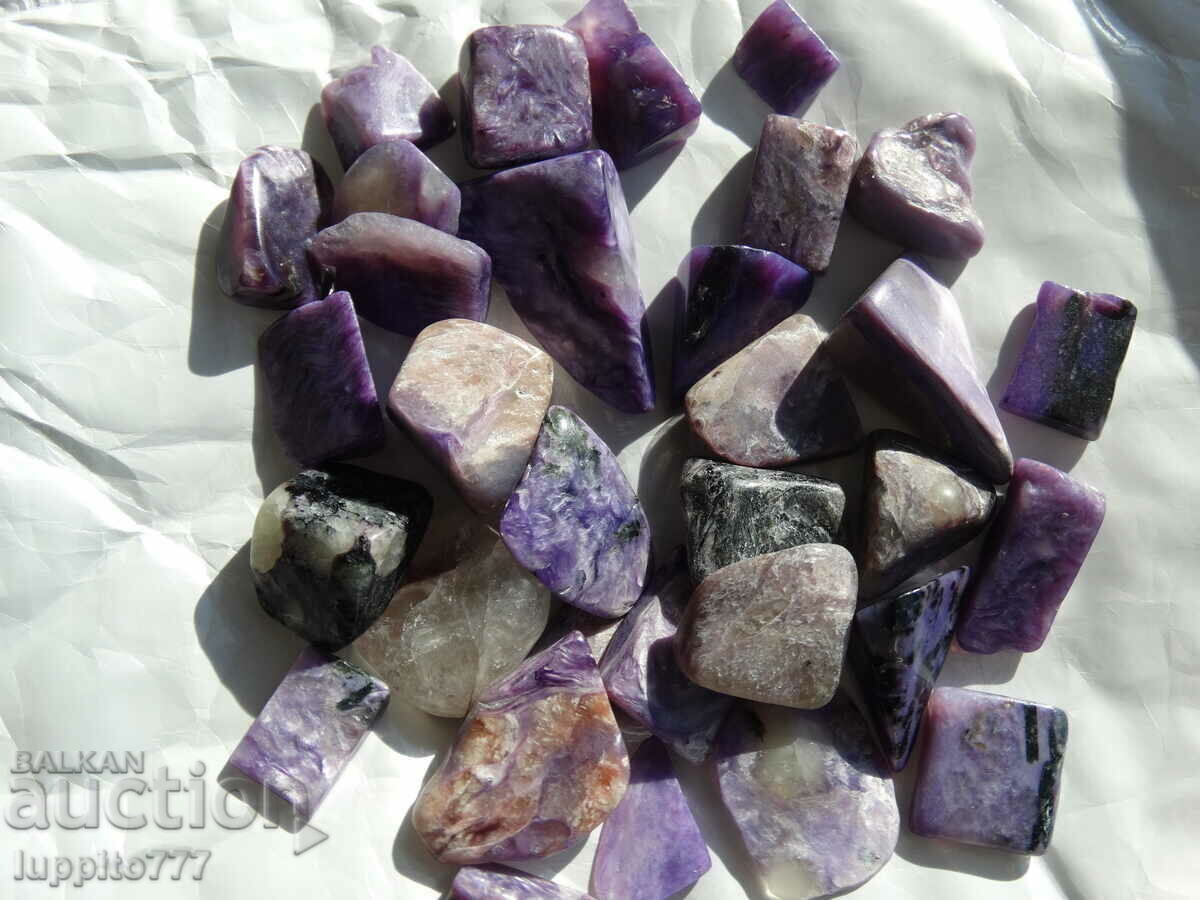 Auction 35.70 grams of charoite 30 pieces cabochon Auction 35.70 grams of charoite 30 pieces cabochon