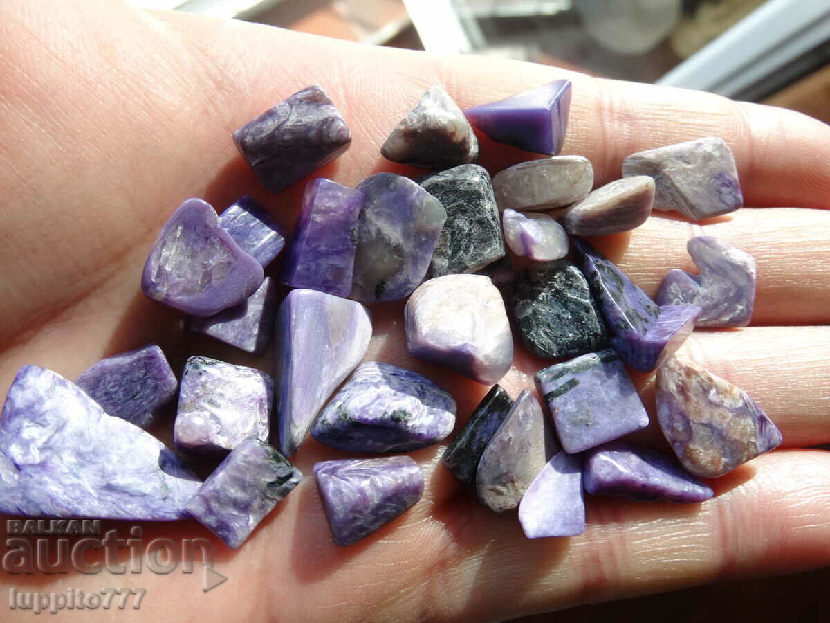 35.70 grams of charoite 30 pieces cabochon - 6 35.70 grams of charoite 30 pieces cabochon - 6