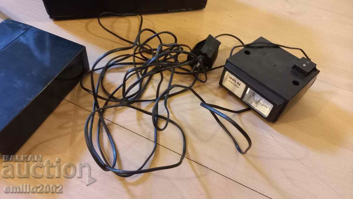 Photo flash battery box and GDR bag with price 19.00 BGN | € 9.71 Photo flash battery box and GDR bag with price 19.00 BGN | € 9.71