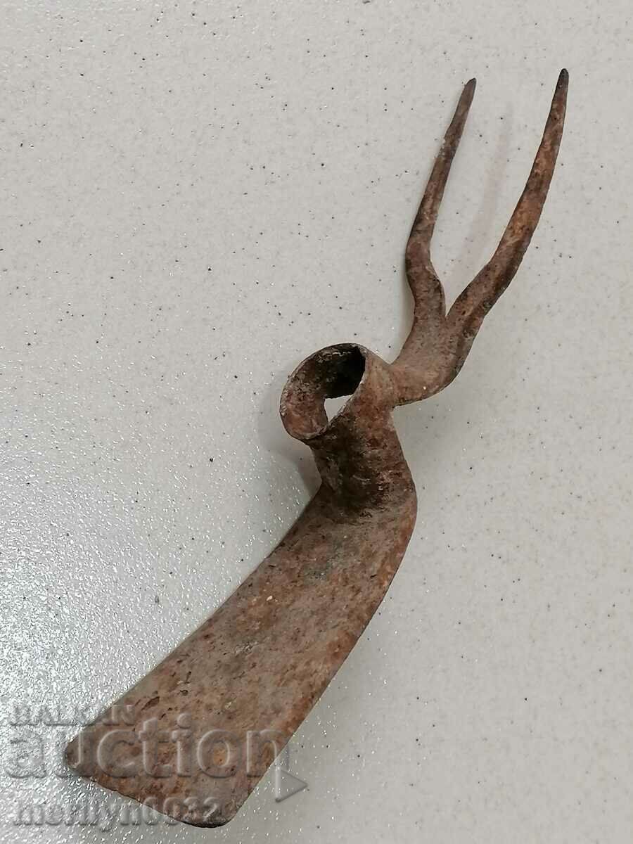 Auction An old chapel two-tooth wrought iron tool Auction An old chapel two-tooth wrought iron tool