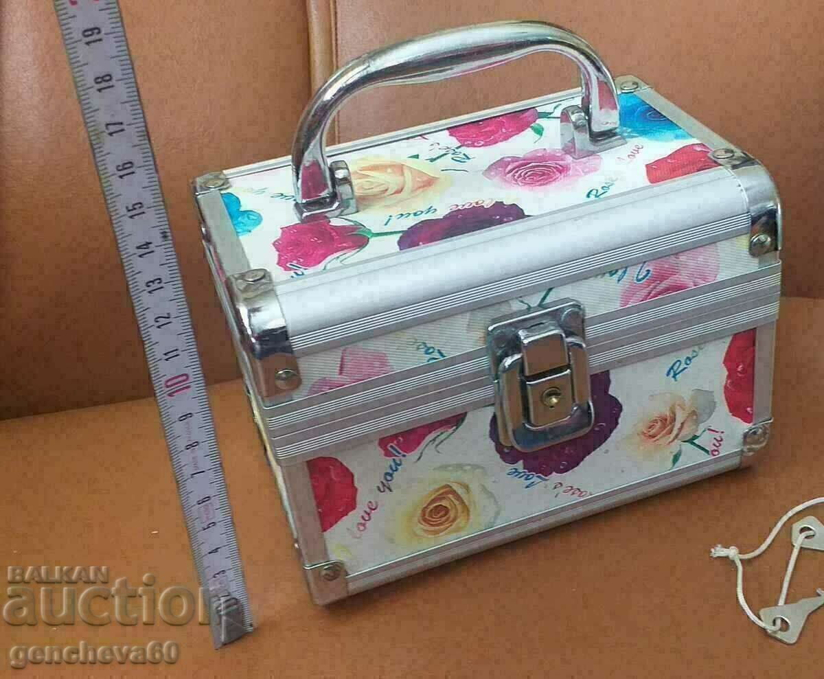 Cutie metalică frumoasă, cutie pentru cosmetice/organizator - 7