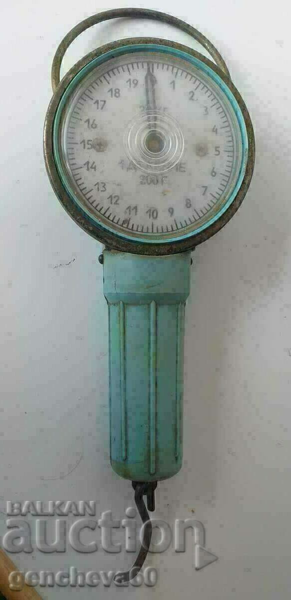 Παράδοση Vintage ρωσική ζυγαριά ZIM 20kg και οικιακή ζυγαριά