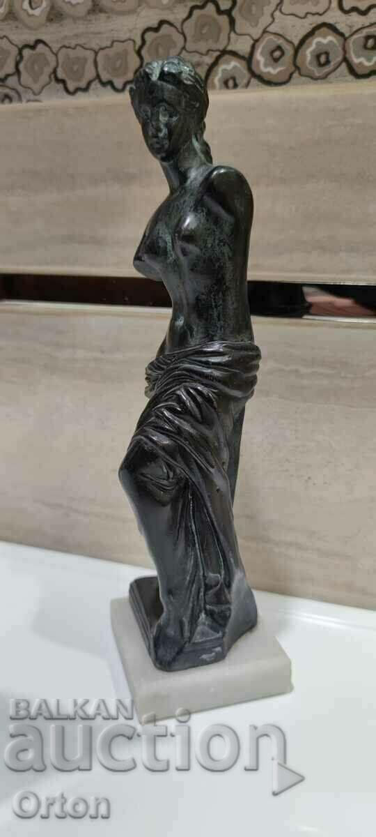 Auction Metal statuette - Venus de Milo Auction Metal statuette - Venus de Milo