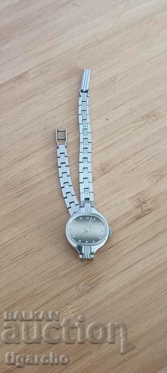 Дамски часовник Заря с цена 50.00 лв. | € 25.56 Дамски часовник Заря с цена 50.00 лв. | € 25.56