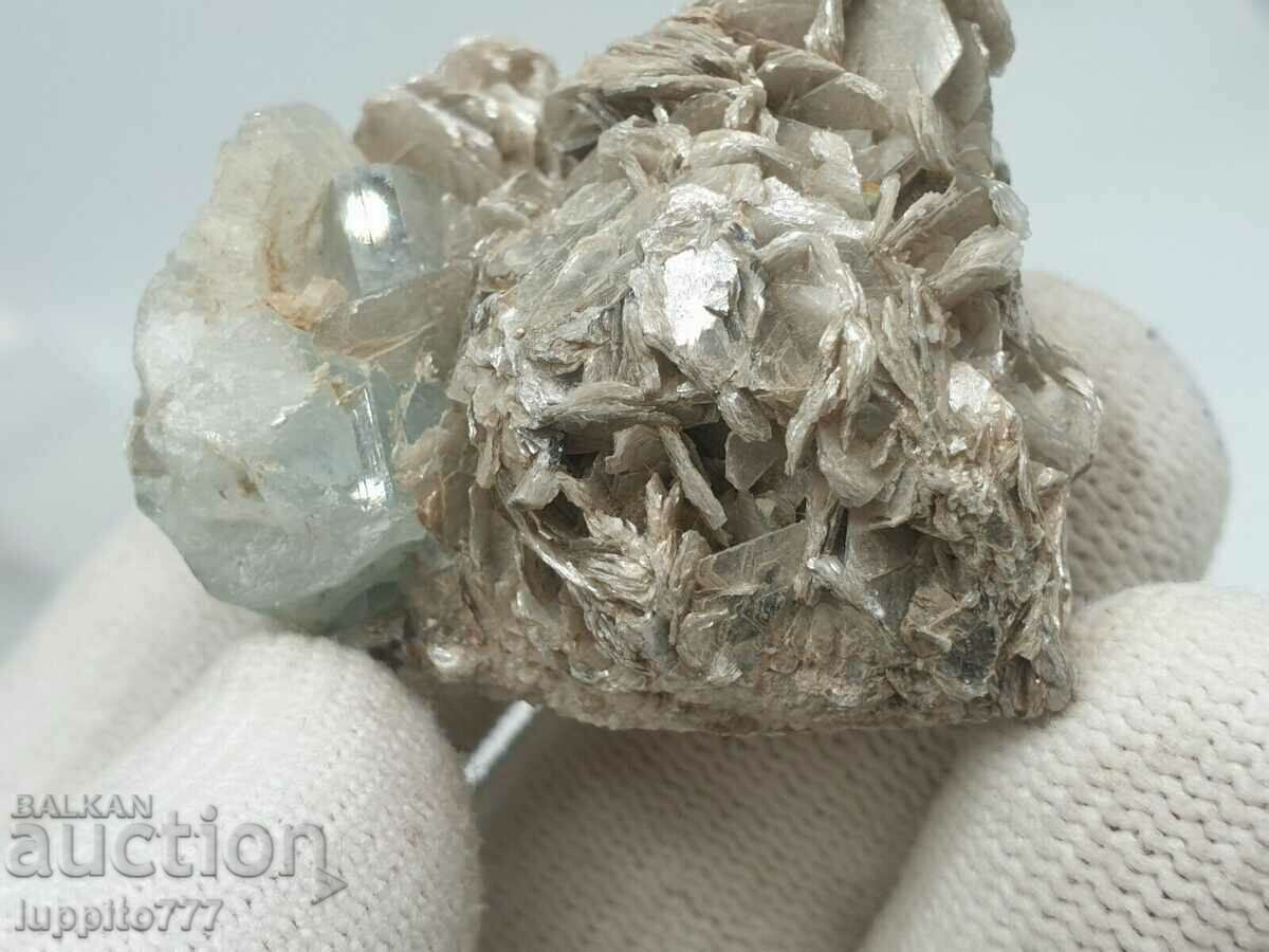 естествен берил аквамарин на матрица уникат 22 грама с цена 155.00 лв. | € 79.25