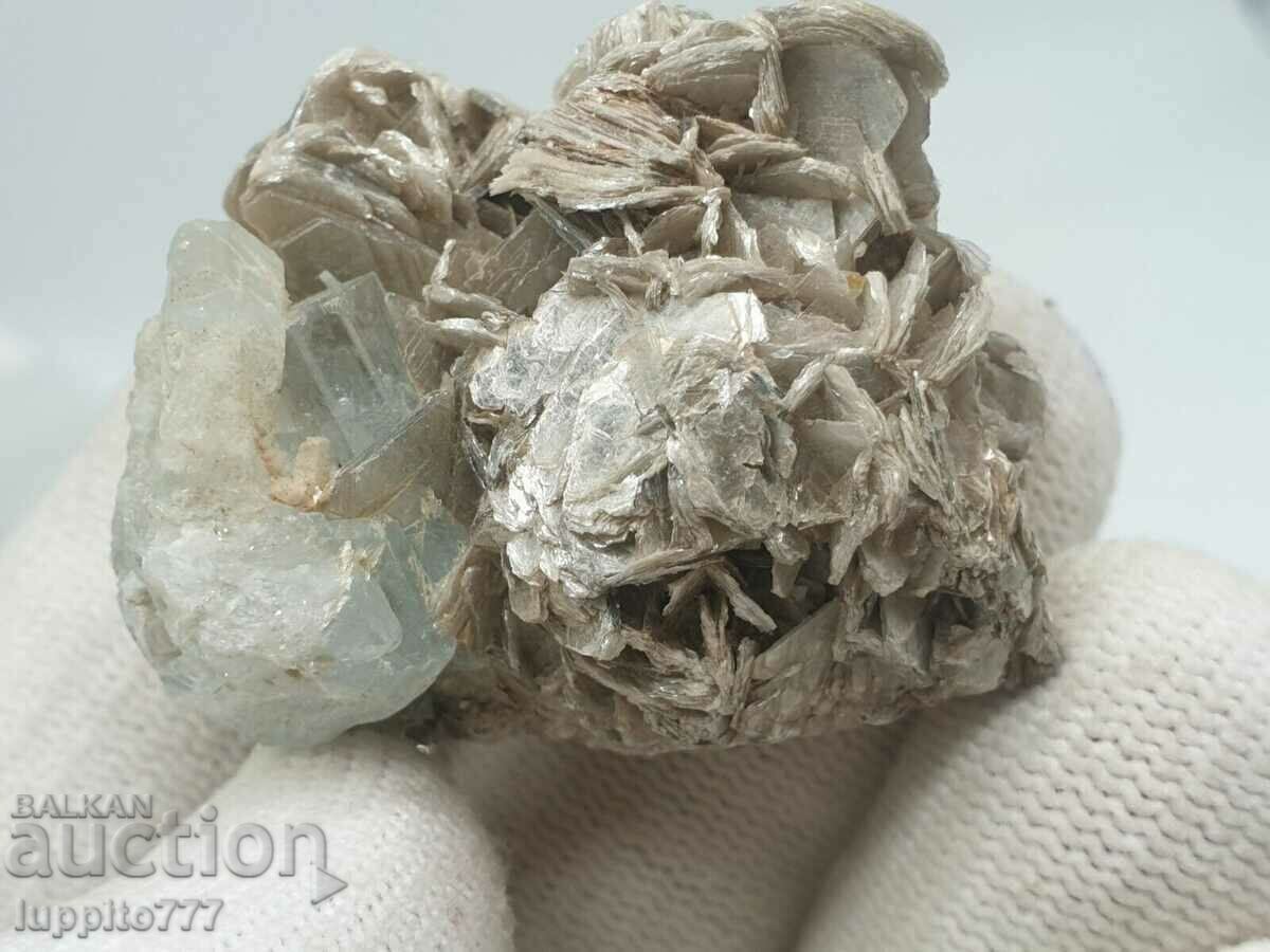 Аукцион естествен берил аквамарин на матрица уникат 22 грама