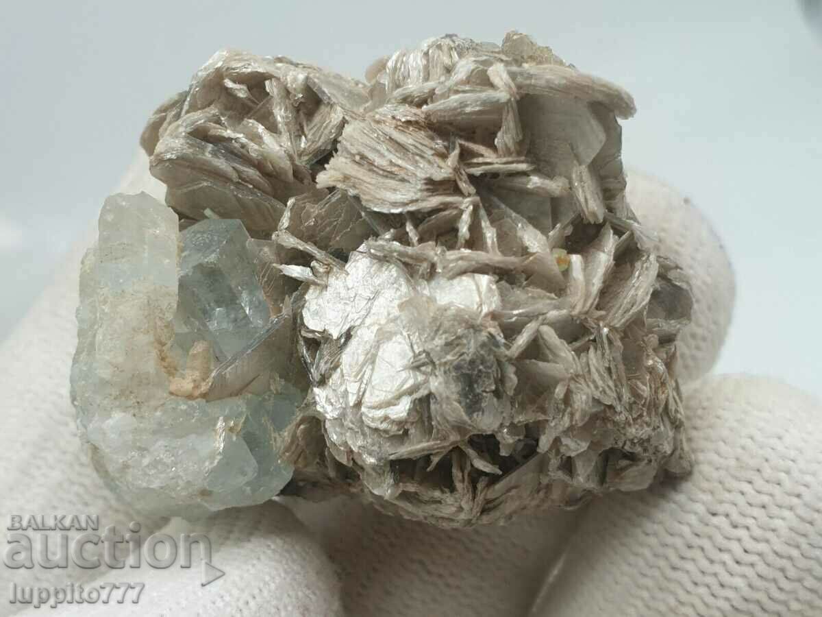 Доставка на естествен берил аквамарин на матрица уникат 22 грама