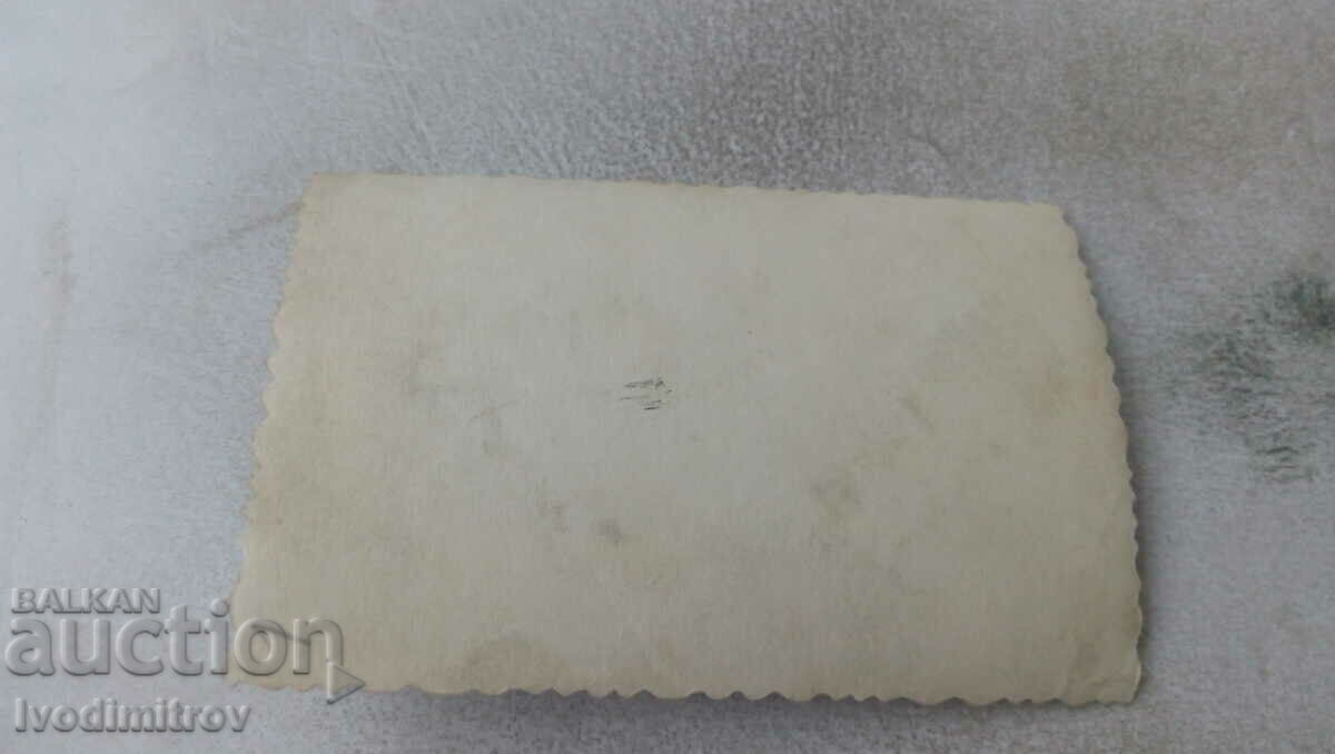 Photo Workers smoking in the yard in winter with price 0.85 BGN | € 0.43 Photo Workers smoking in the yard in winter with price 0.85 BGN | € 0.43