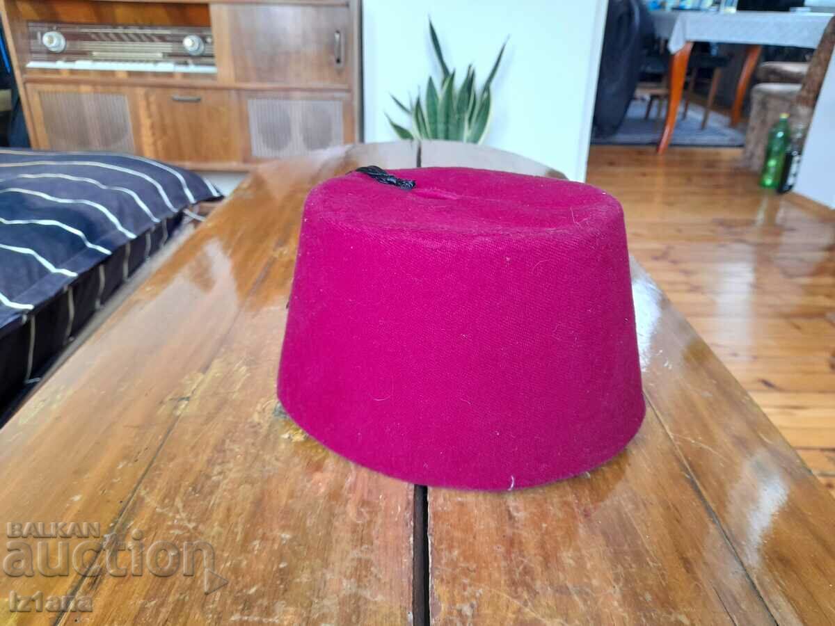 Auction  Old Fes Hat