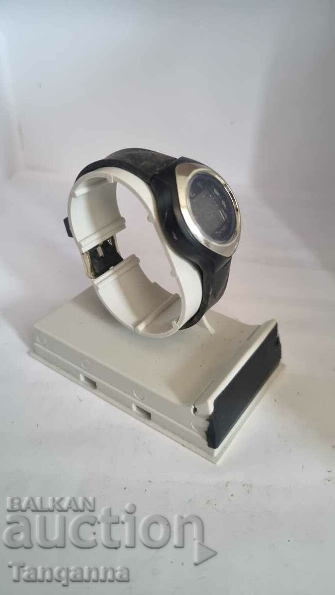 Ръчен часовник с цена 8.00 лв. | € 4.09 Ръчен часовник с цена 8.00 лв. | € 4.09