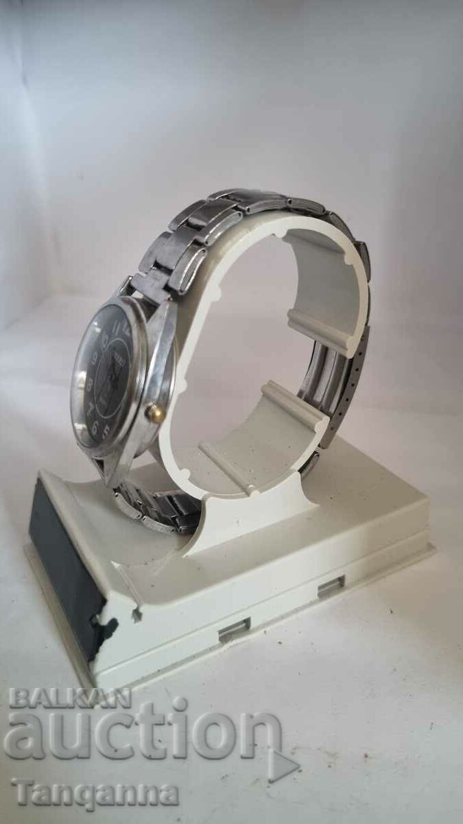 Ръчен часовник с цена 8.00 лв. | € 4.09 Ръчен часовник с цена 8.00 лв. | € 4.09