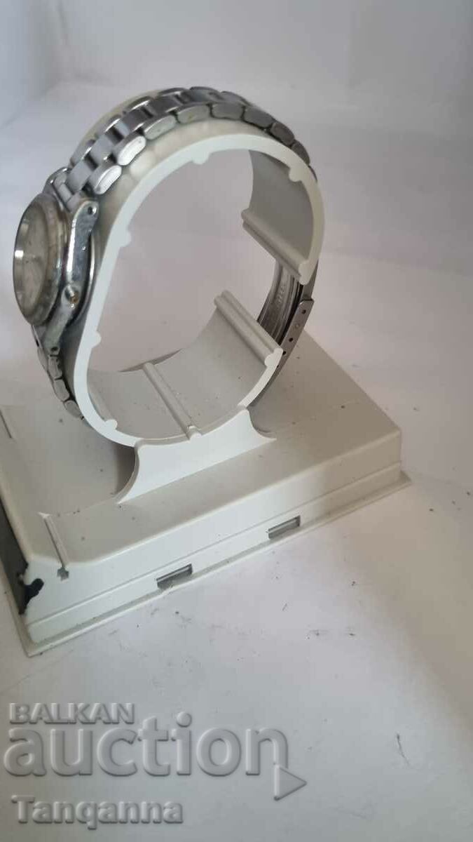 Ръчен часовник с цена 8.00 лв. | € 4.09 Ръчен часовник с цена 8.00 лв. | € 4.09