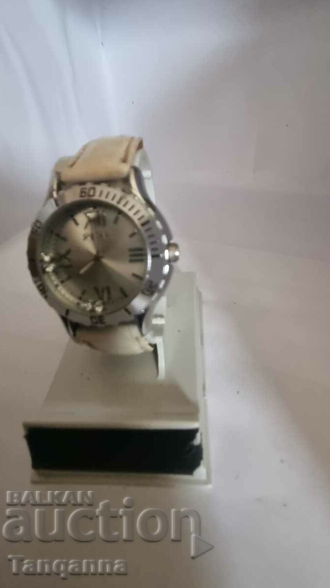 Watch with price 8.00 BGN | € 4.09 Watch with price 8.00 BGN | € 4.09