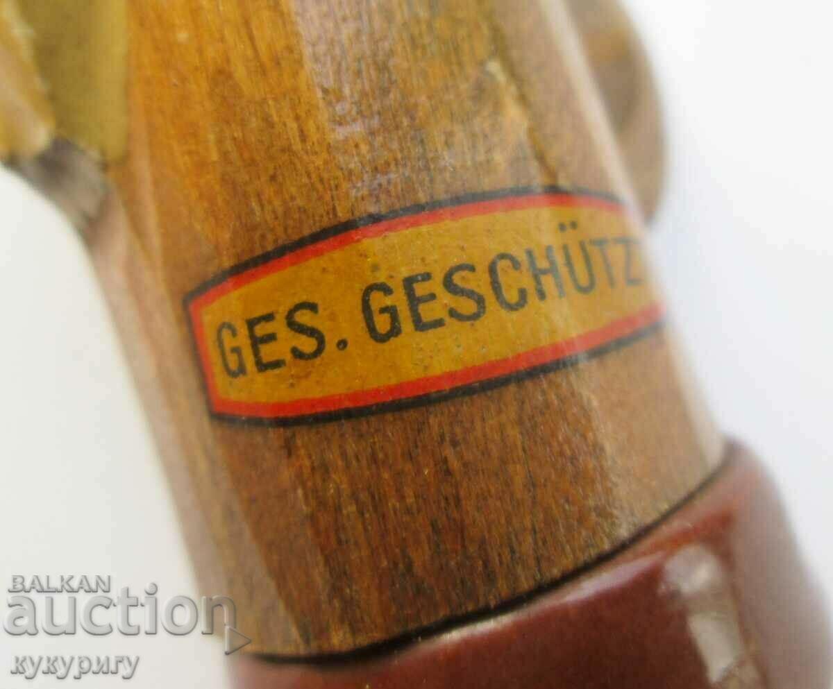 Old German cork stopper in the shape of a beer mug with price 30.00 BGN | € 15.34 Old German cork stopper in the shape of a beer mug with price 30.00 BGN | € 15.34