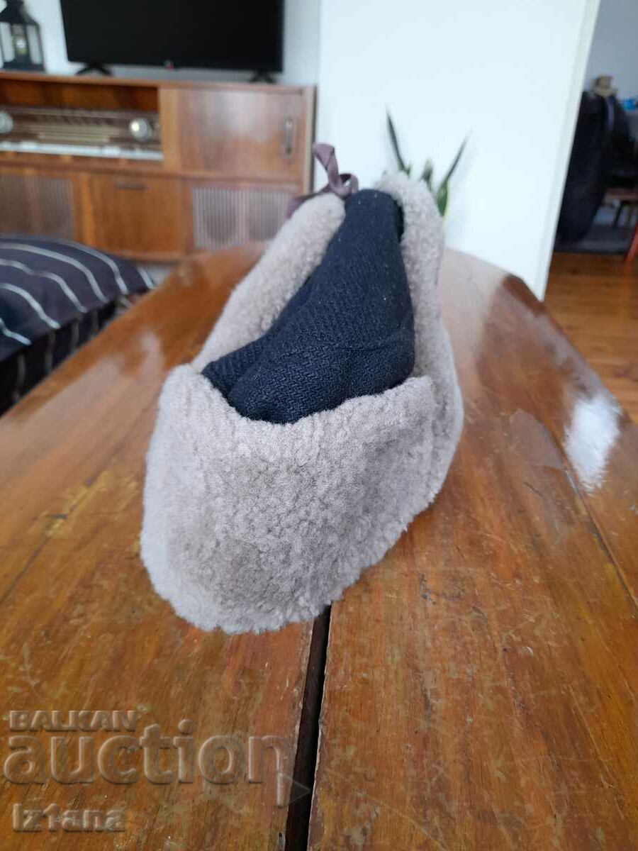 An old hat, uchaanka