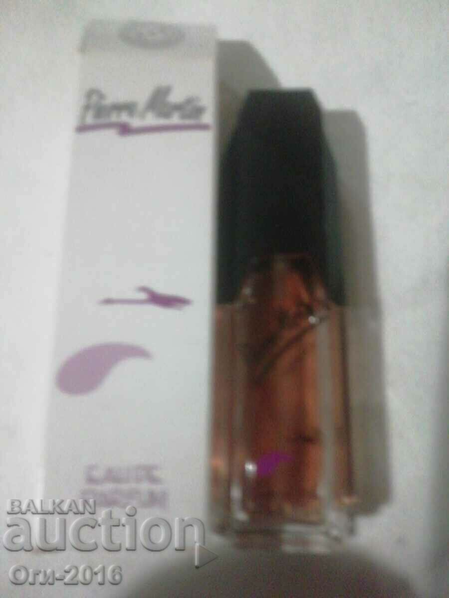 Apa de parfum Pierre Marten pentru femei cu preț 10.00 BGN | € 5.11 Apa de parfum Pierre Marten pentru femei cu preț 10.00 BGN | € 5.11