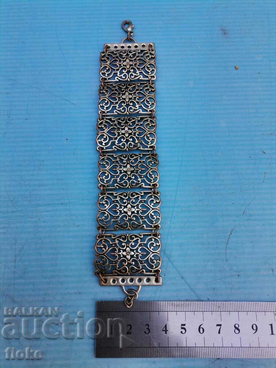 Old ladies' bracelet with price 10.00 BGN | € 5.11 Old ladies' bracelet with price 10.00 BGN | € 5.11