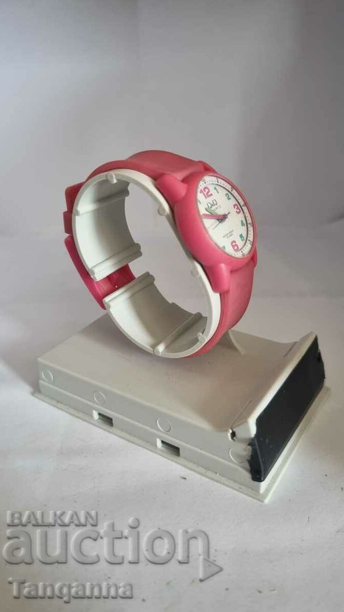 Ръчен часовник с цена 6.00 лв. | € 3.07 Ръчен часовник с цена 6.00 лв. | € 3.07