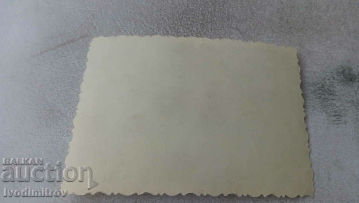 Photo Man two women and a girl in a room at a table with price 0.75 BGN | € 0.38 Photo Man two women and a girl in a room at a table with price 0.75 BGN | € 0.38