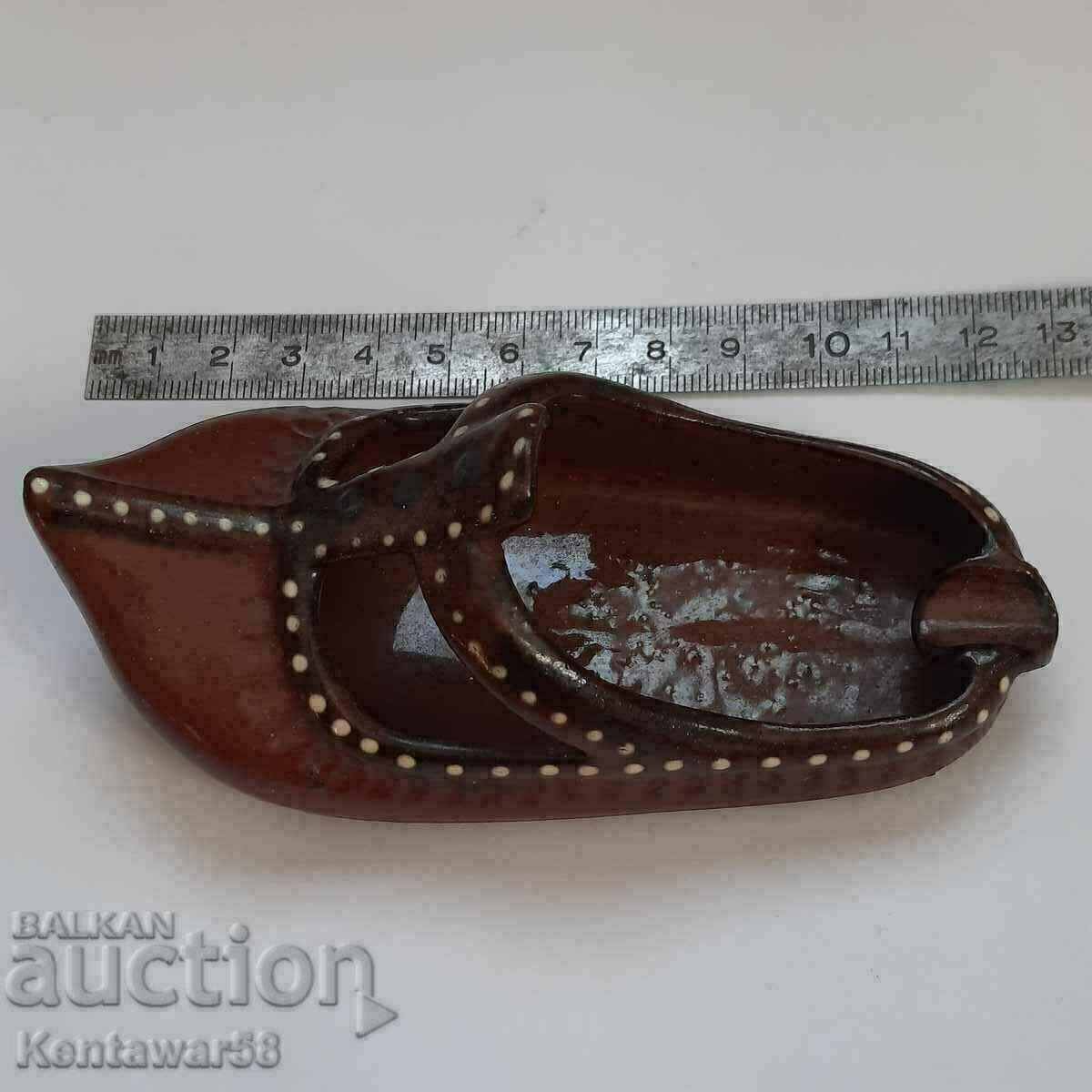 Ceramic ashtray - tservul. with price 4.00 BGN | € 2.05 Ceramic ashtray - tservul. with price 4.00 BGN | € 2.05