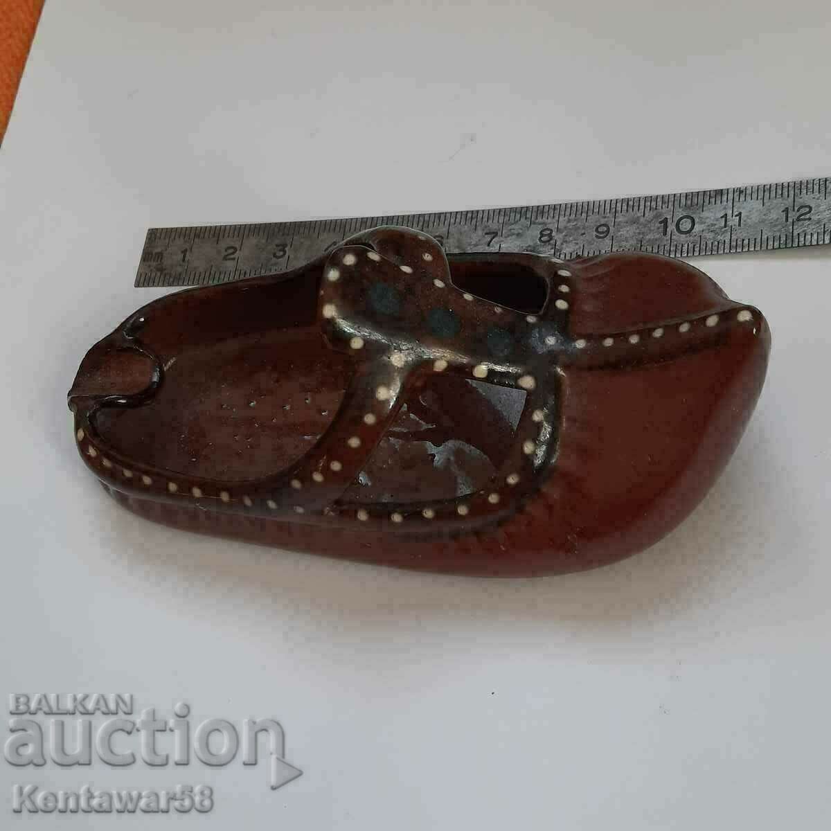 Ceramic ashtray - tservul. Ceramic ashtray - tservul.