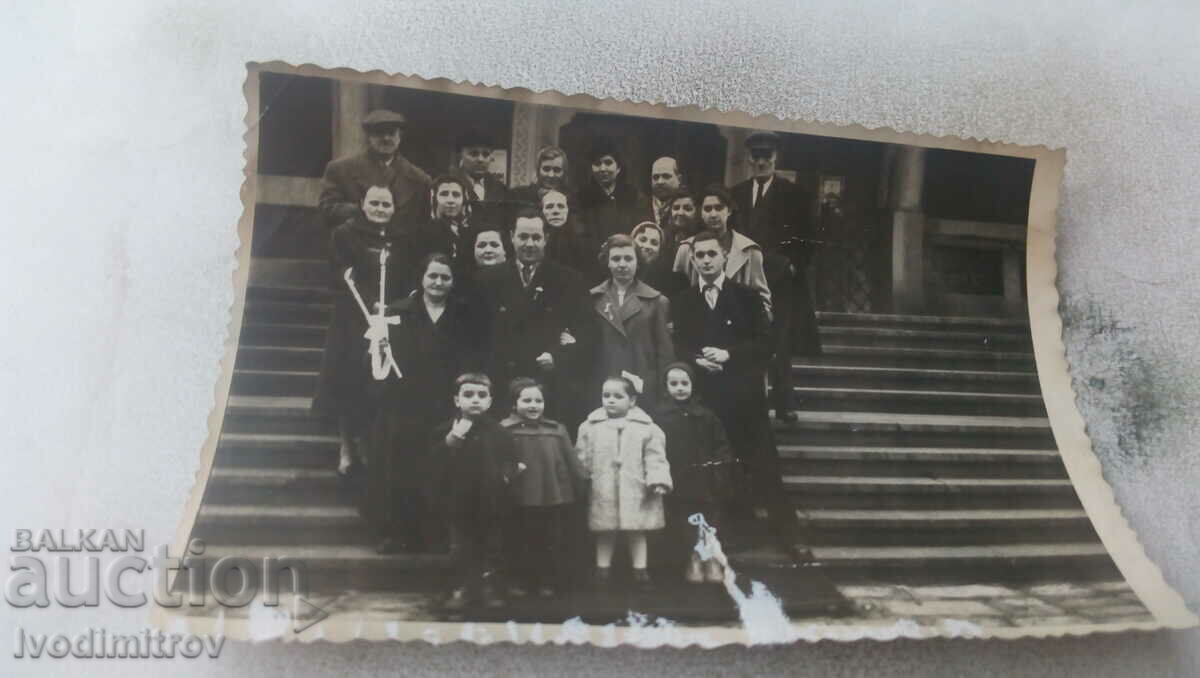 Photo Newlyweds with their friends on the stairs 1938
