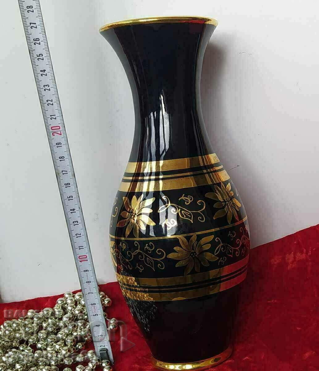 Delivery of Porcelain retro vase, cobalt painted, gold plated