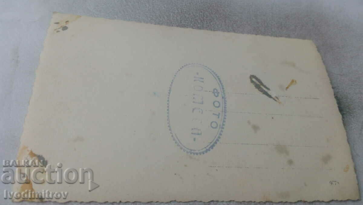 Снимка Двама млади мъже с цена € 0.43 | 0.84 лв.