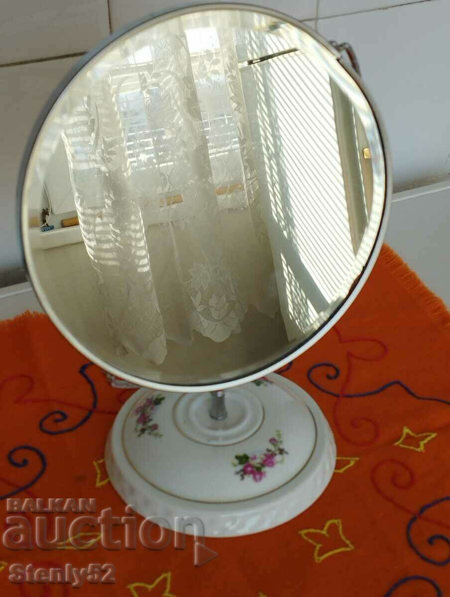 Огледало за гримиране (увеличава)с порцеланова основа