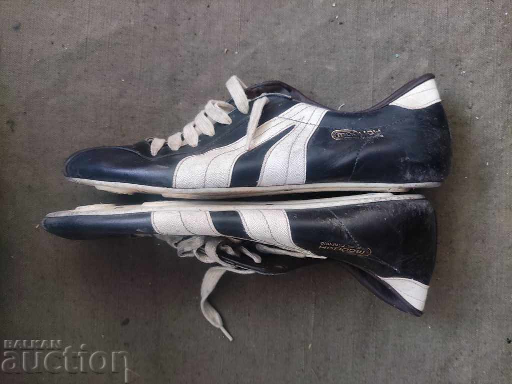 Auction  Football shoes Gabrovo Stadium - Buttons