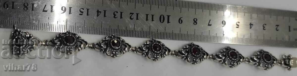 Delivery of silver bracelet with garnet-835 sample Delivery of silver bracelet with garnet-835 sample