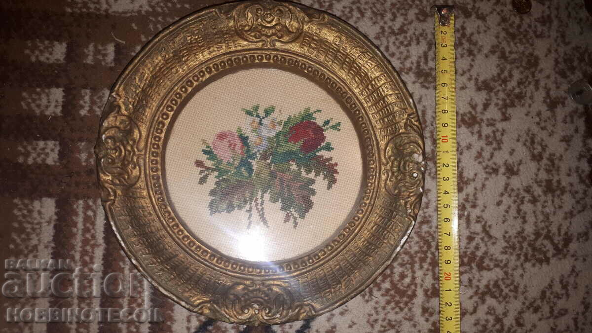 TAPESTRY in ROUND FRAME - FLOWERS 14 / 14
